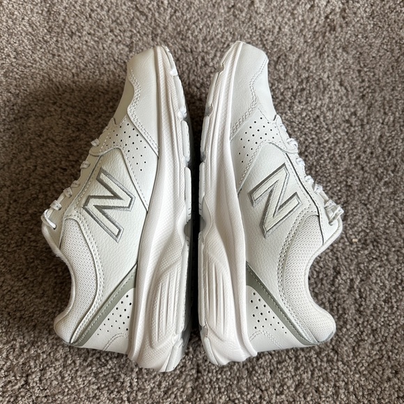 New Balance Women's 411 V1 comfortable walking and running shoes - Picture 4 of 7